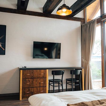 Nestville Apartments Hniezdne Luaran gambar