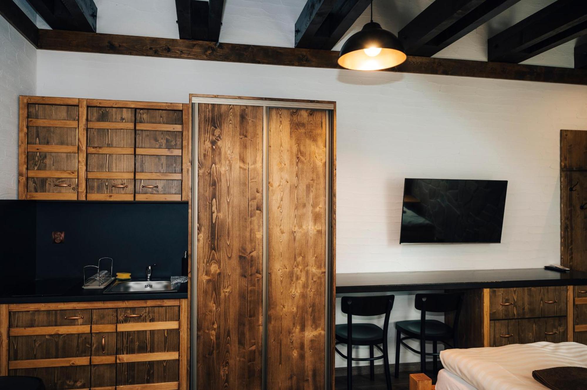 Nestville Apartments Hniezdne Luaran gambar
